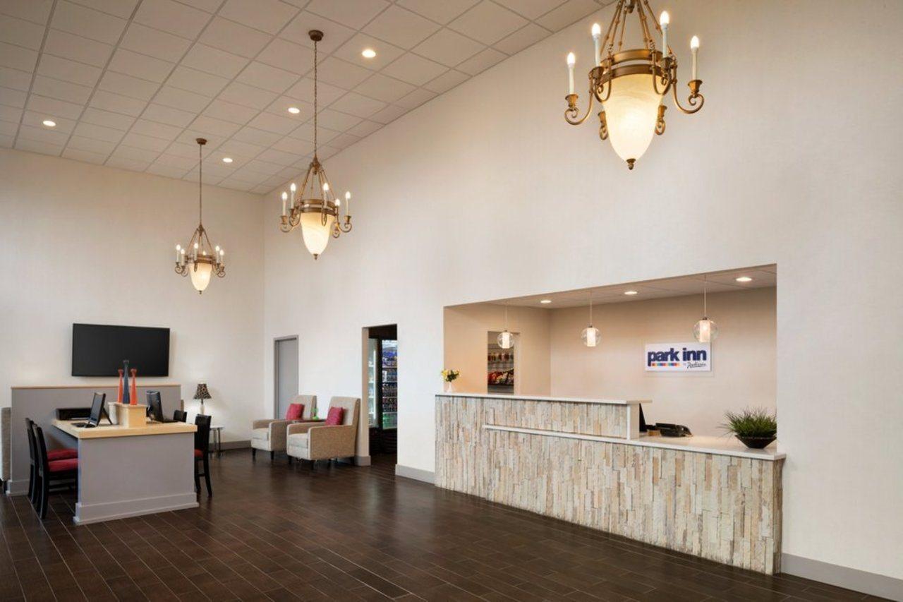 Ramada By Wyndham Uniontown Hotell Eksteriør bilde