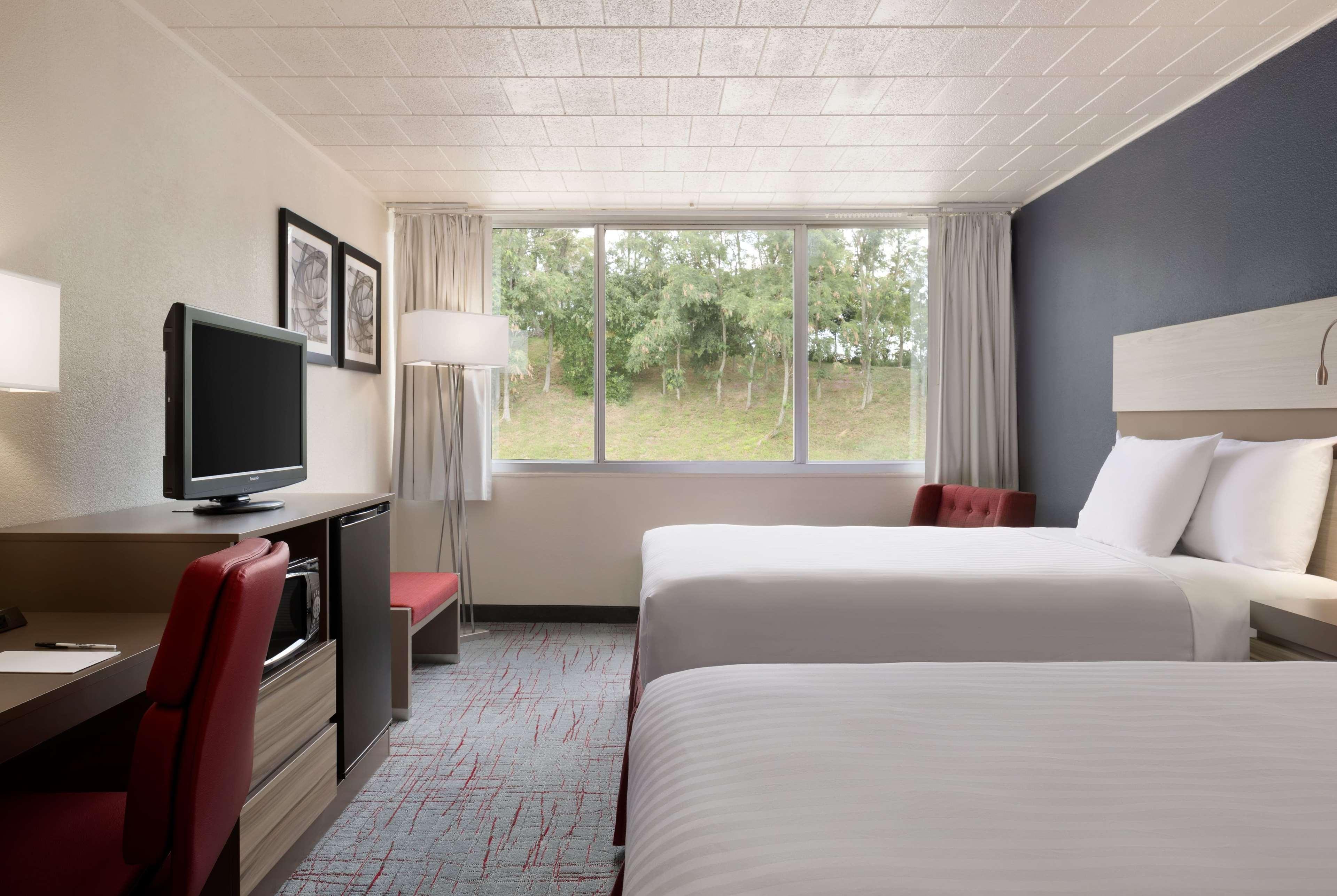 Ramada By Wyndham Uniontown Hotell Eksteriør bilde