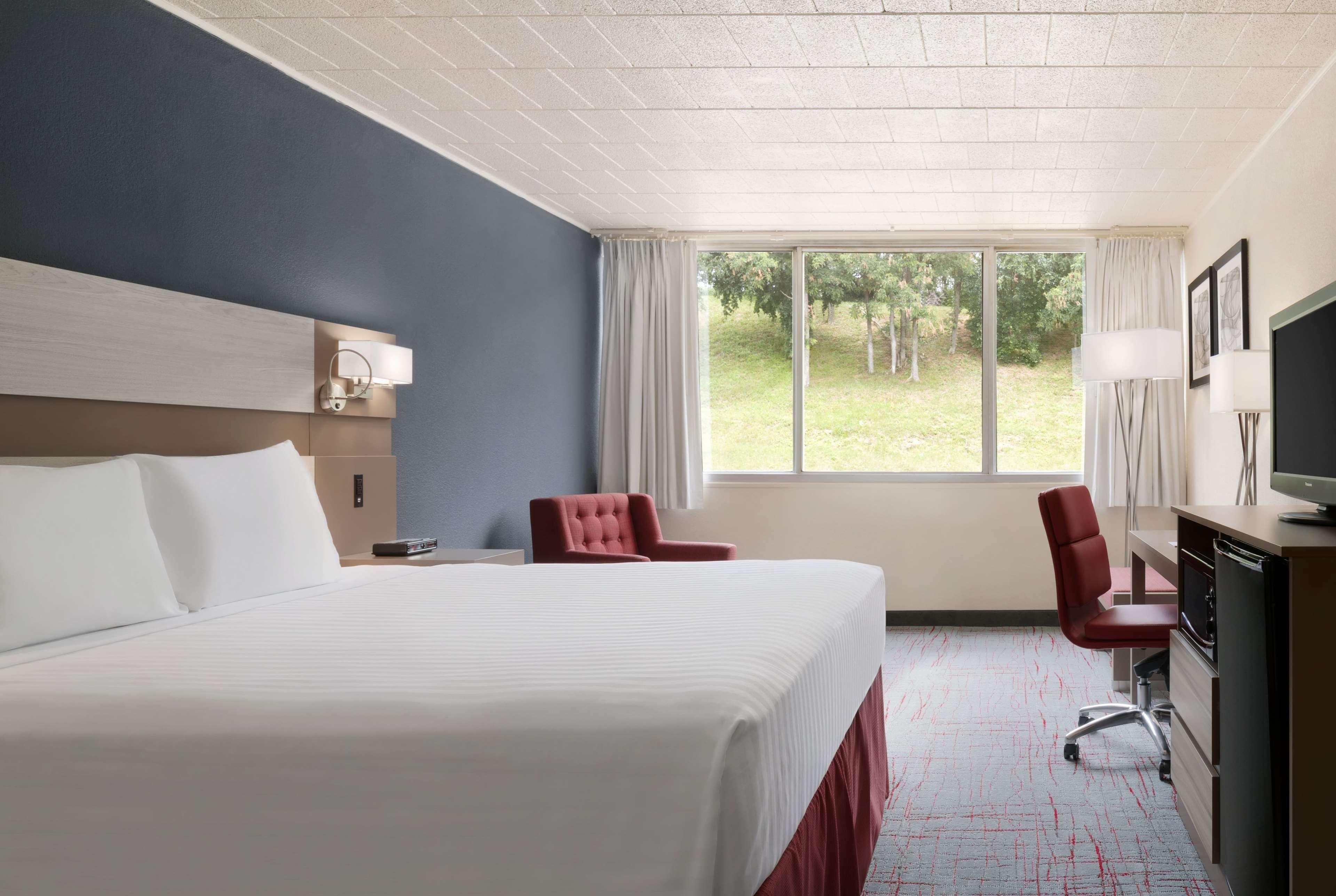 Ramada By Wyndham Uniontown Hotell Eksteriør bilde