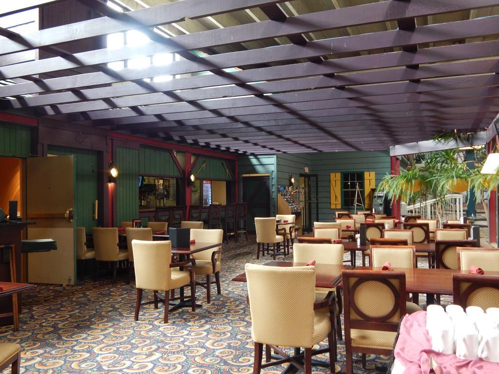 Ramada By Wyndham Uniontown Hotell Eksteriør bilde
