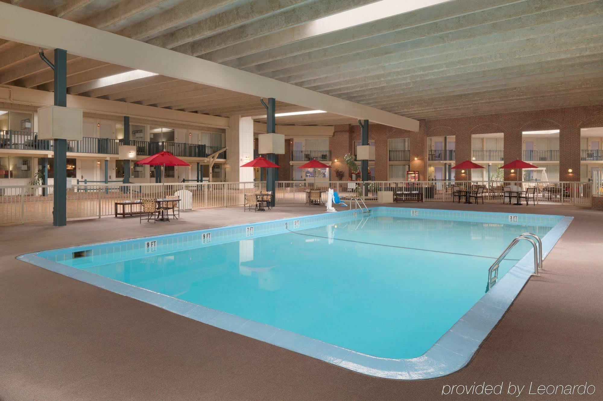 Ramada By Wyndham Uniontown Hotell Eksteriør bilde