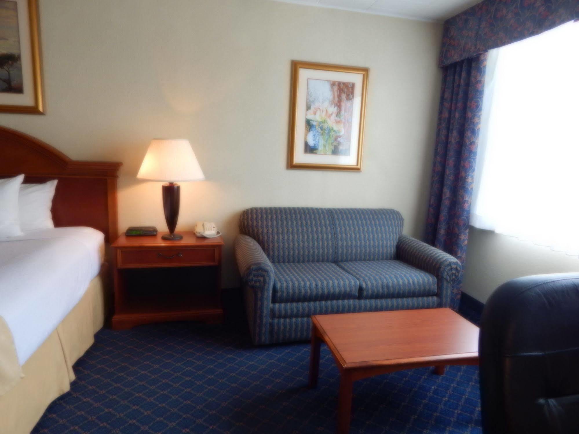 Ramada By Wyndham Uniontown Hotell Eksteriør bilde