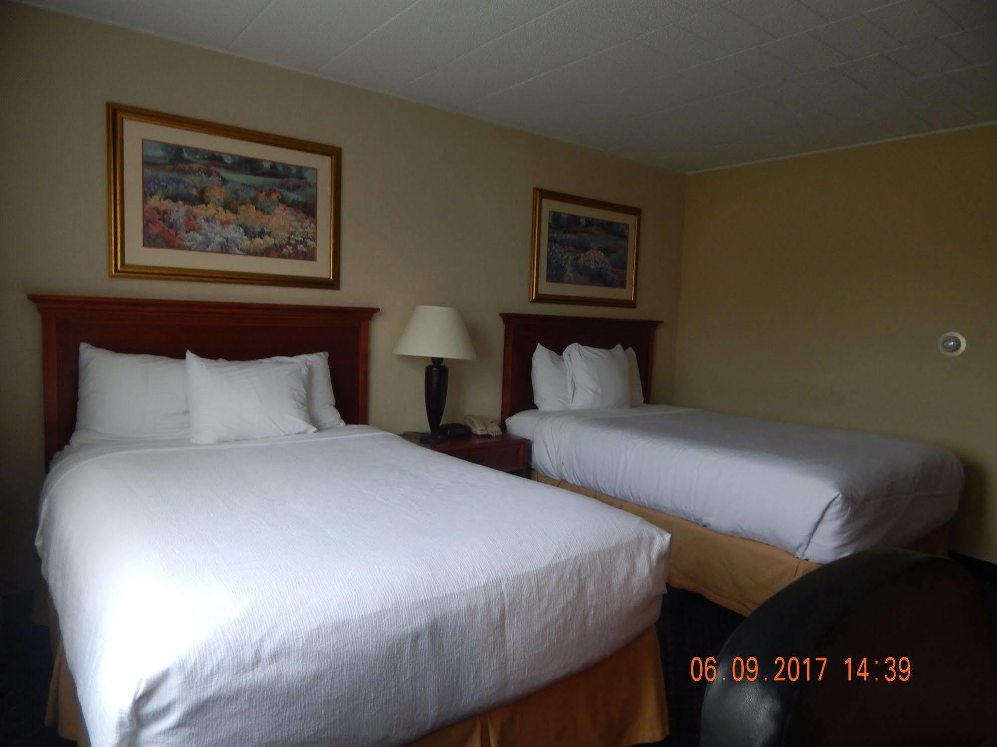 Ramada By Wyndham Uniontown Hotell Eksteriør bilde