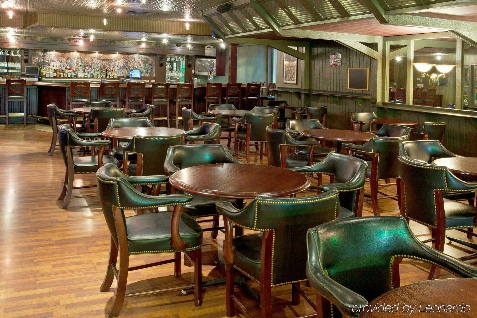 Ramada By Wyndham Uniontown Hotell Restaurant bilde